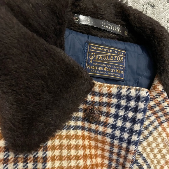 Vintage brown plaid houndstooth Pendleton, medium wool coat - Picture 9 of 11